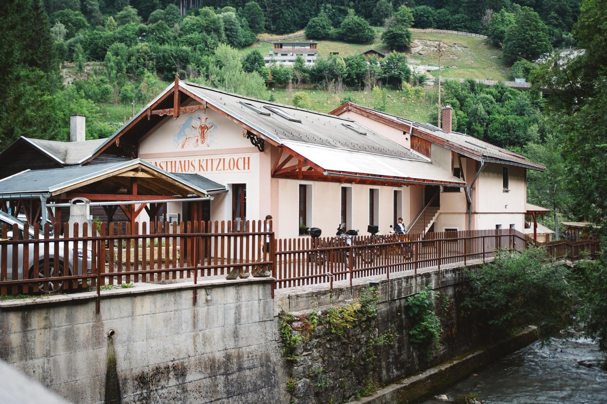 Gasthaus Kitzloch Taxenbach Exterior foto